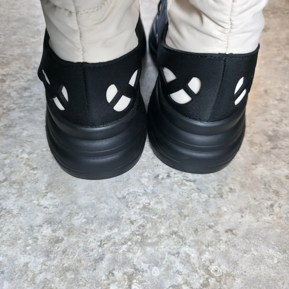 Koi Padded Snow Boots Broken Helm Cream and Black Womens Size 10 New